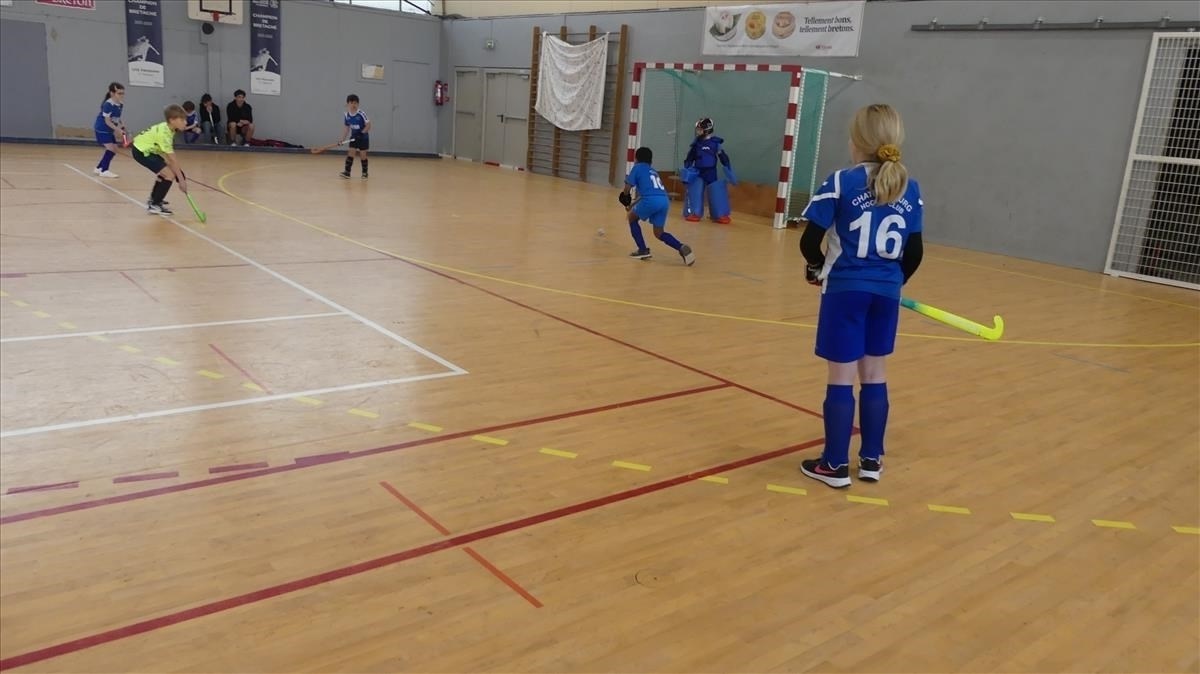 Fête ton anniversaire avec le Châteaubourg Hockey Club !